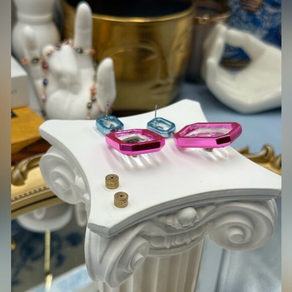 🆕 KURT GEIGER LONDON 🧿 NWOT Rectangle Stone Earrings, Metallic Blue & Pink - Picture 5 of 16